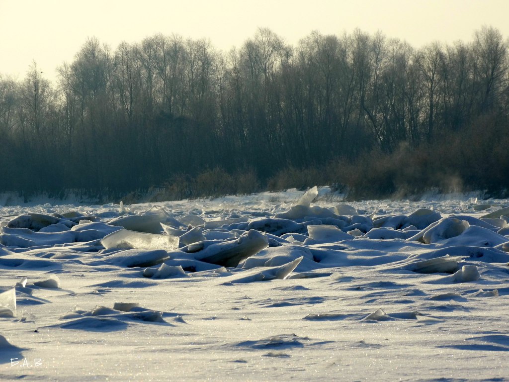 Замерзающая река