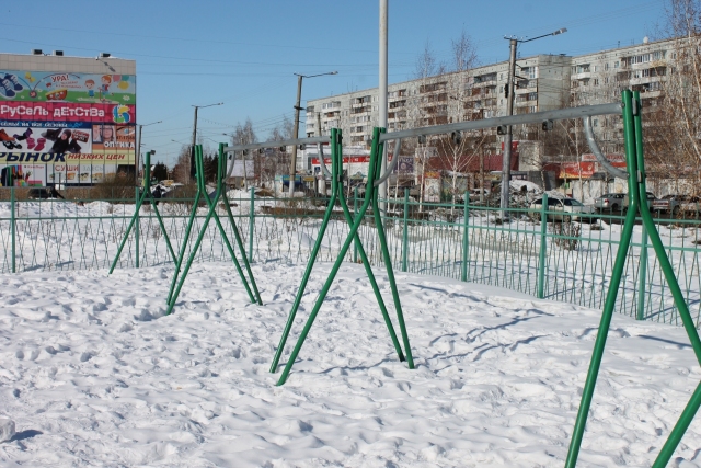 Омск московка 2. Детская площадка на Московке Омск. Детская площадка на Гашека в Омске. Детская площадка Омск Гашека корабль. Московка 2 Гашека детская площадка.