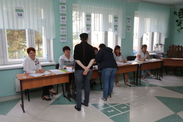 Всю первую половину дня ажиотажа на избирательных участках в Новосибирске не было Всю первую половину дня ажиотажа на избирательных участках в Новосибирске не было 
