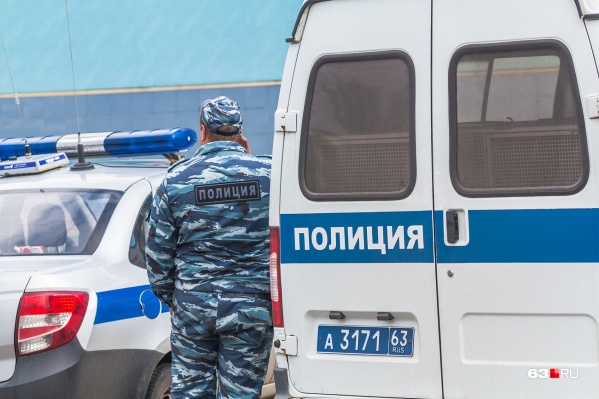 Полицейские не нашли взрывчатых веществ Полицейские не нашли взрывчатых веществ