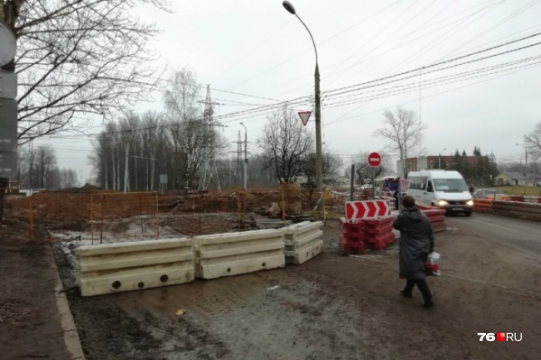 Тутаевское шоссе закроют с 10 декабря на полгода. Тутаевское шоссе закроют с 10 декабря на полгода.