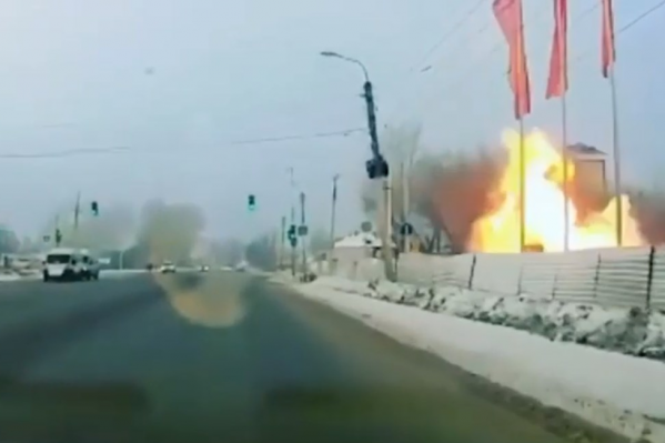 Момент взрыва попал в объектив автомобильного видеорегистратора Момент взрыва попал в объектив автомобильного видеорегистратора