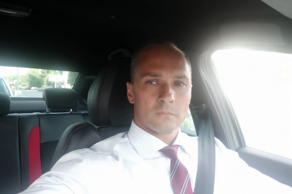Роман Кравченко сделал селфи за рулем автомобиля Роман Кравченко сделал селфи за рулем автомобиля