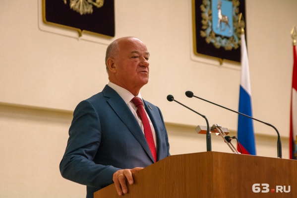 Виктор Сазонов руководил думой с 2001 года Виктор Сазонов руководил думой с 2001 года