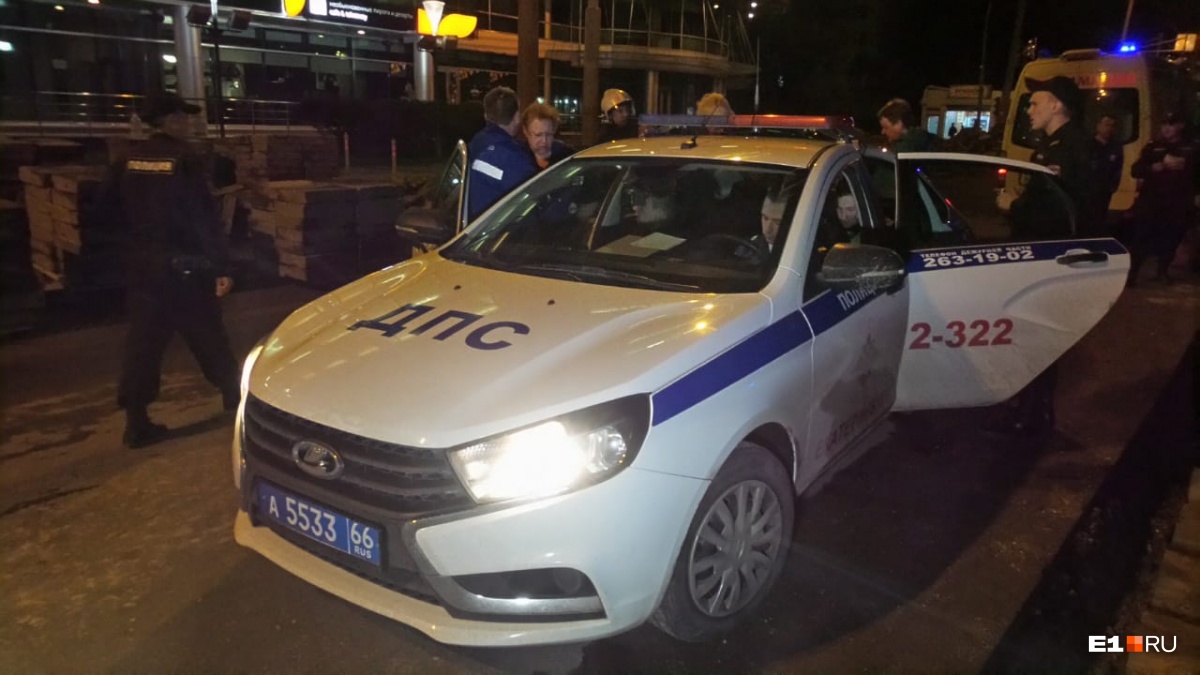 На месте происшествия работала полиция, ГИБДД, МЧС, скорая, газовая служба На месте происшествия работала полиция, ГИБДД, МЧС, скорая, газовая служба