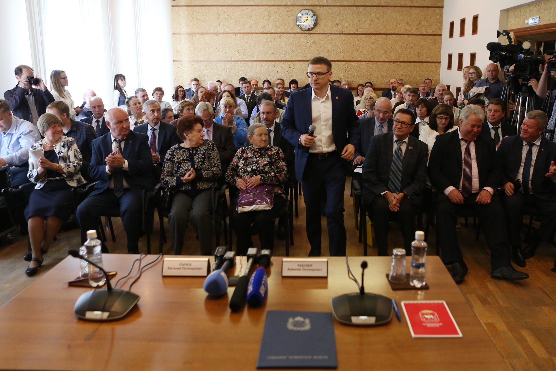 ...но озвучить проблему ему решились только на итоговой встрече в мэрии ...но озвучить проблему ему решились только на итоговой встрече в мэрии