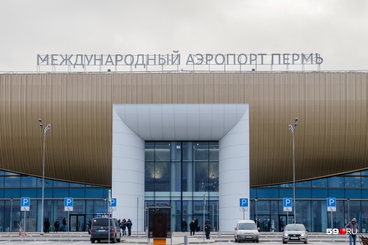Пассажиры не могут улететь в Нижний Новгород и Ростов-на-Дону с пяти утра 