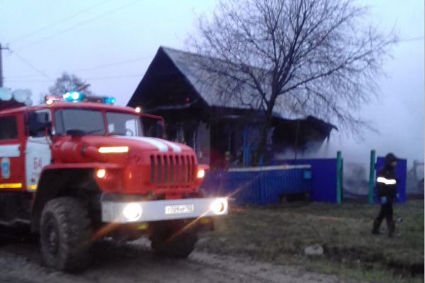 Спасателей вызвали очевидцы Спасателей вызвали очевидцы