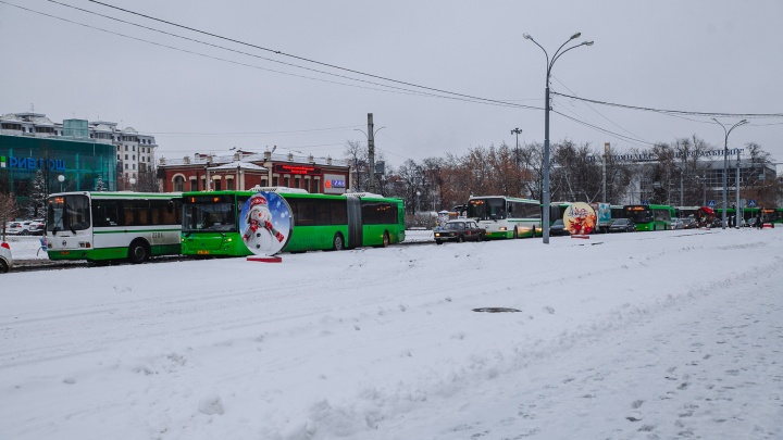 После недельного ремонта открыли движение транспорта по улице Ленина