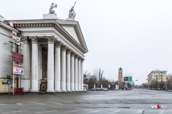 Сегодня в театре прошло экстренное совещание Сегодня в театре прошло экстренное совещание 