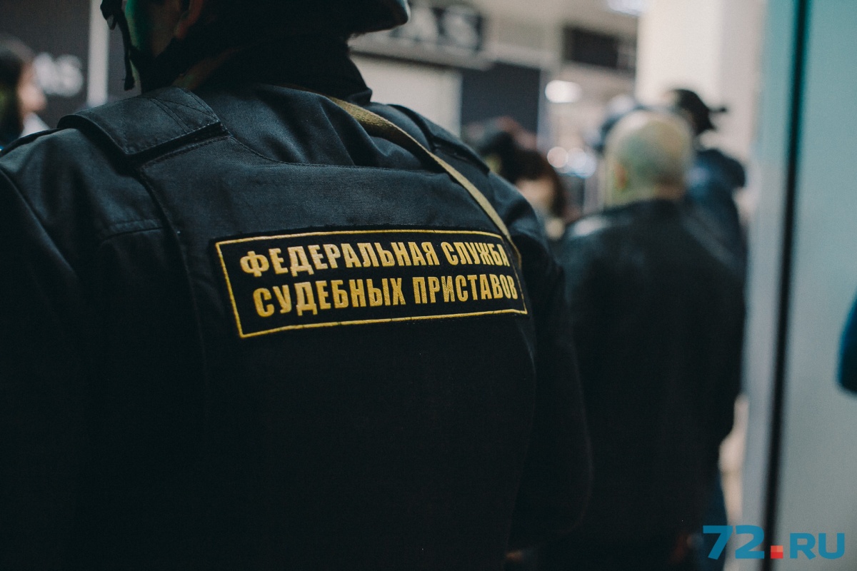 Тюменец, накопивший долги на полмиллиона рублей, погасил их только после ареста автомобиля