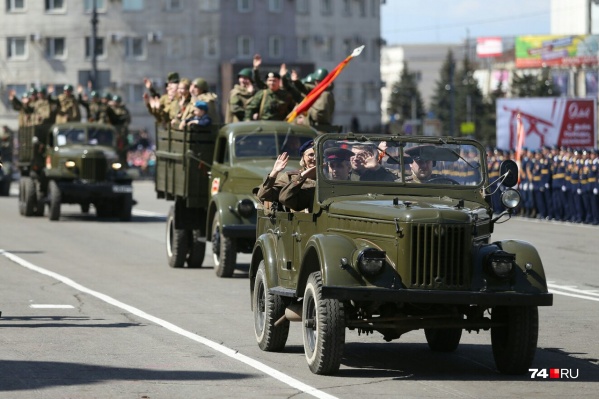 Генеральная репетиция торжественного построения с прохождением военной техники начнётся в 7 вечера 7 мая Генеральная репетиция торжественного построения с прохождением военной техники начнётся в 7 вечера 7 мая