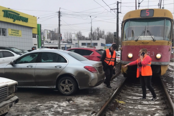 По словам горожан, на машине уже есть небольшая притертость По словам горожан, на машине уже есть небольшая притертость 
