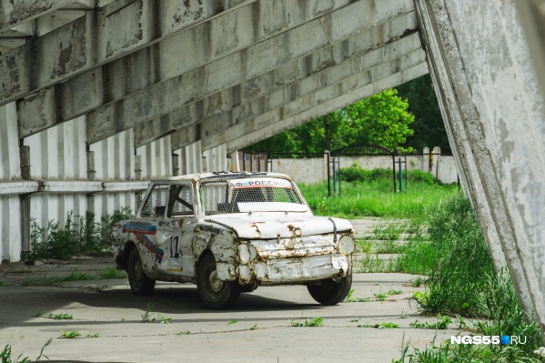 «Запорожцы» в ДОСААФе живут лет по шесть — это даже для гражданской эксплуатации уже срок «Запорожцы» в ДОСААФе живут лет по шесть — это даже для гражданской эксплуатации уже срок