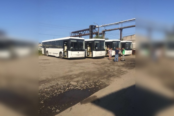 Из 13 междугородних автобусов 7 уже находятся в Архангельске Из 13 междугородних автобусов 7 уже находятся в Архангельске