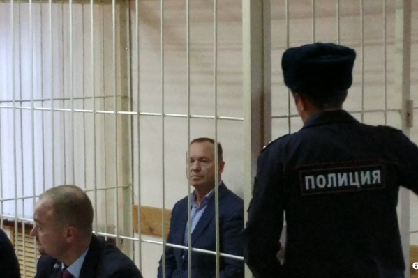 Минахмета Халиуллова суд отправил в СИЗО 22 ноября 2018 года, через полгода его <a href="https://63.ru/text/criminal/66060295/" target="_blank" class="_">отпустили</a> под домашний арест Минахмета Халиуллова суд отправил в СИЗО 22 ноября 2018 года, через полгода его <a href="https://63.ru/text/criminal/66060295/" target="_blank" class="_">отпустили</a> под домашний арест