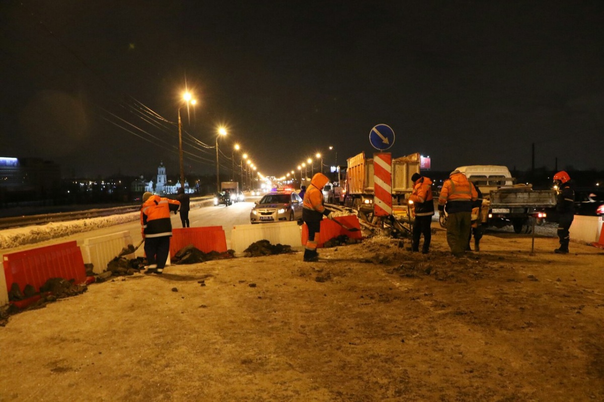 Мызинский мост нижний новгород. Мызинский мост ЧП Нижний Новгород. Мызинском мосту в Нижнем Новгороде. Мызинский мост 2020. Мызинский мост Нижний Новгород треснул.
