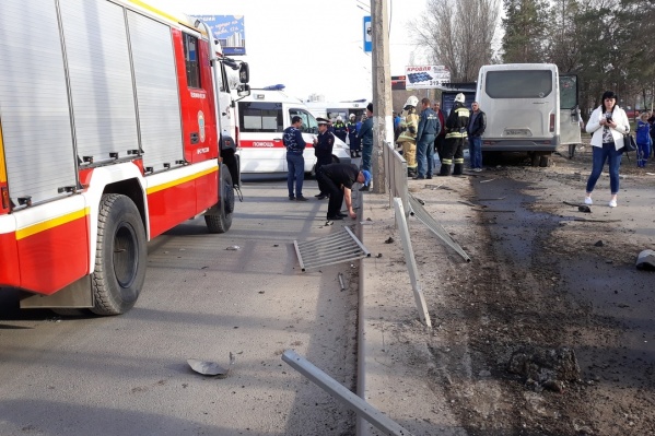 Стоявший на остановке мужчина погиб на месте Стоявший на остановке мужчина погиб на месте