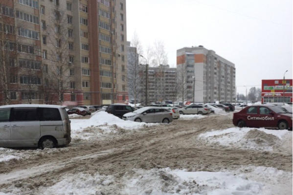 Внутриквартальные проезды Ярославля утопают в грязи Внутриквартальные проезды Ярославля утопают в грязи
