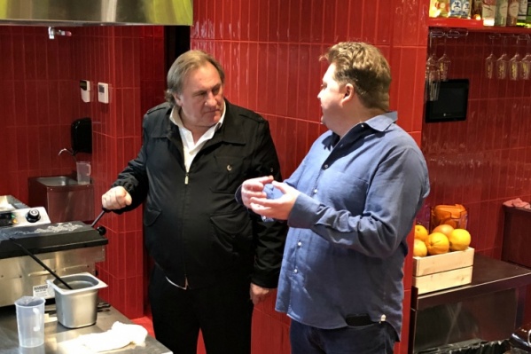 СМИ сообщают, что команда актёра планирует запустить в Новосибирске бизнес СМИ сообщают, что команда актёра планирует запустить в Новосибирске бизнес