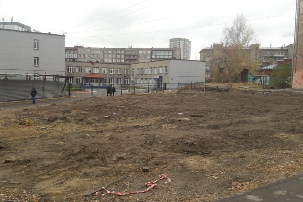 Застройщик пока не планирует продолжать стройку Застройщик пока не планирует продолжать стройку
