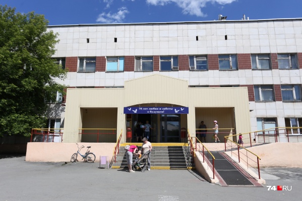 На снижение зарплат сотрудники поликлиники детской горбольницы № 1 на улице Горького пожаловались в июне На снижение зарплат сотрудники поликлиники детской горбольницы № 1 на улице Горького пожаловались в июне