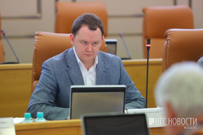 Волков работает депутатом горсовета Красноярска с 2013 года