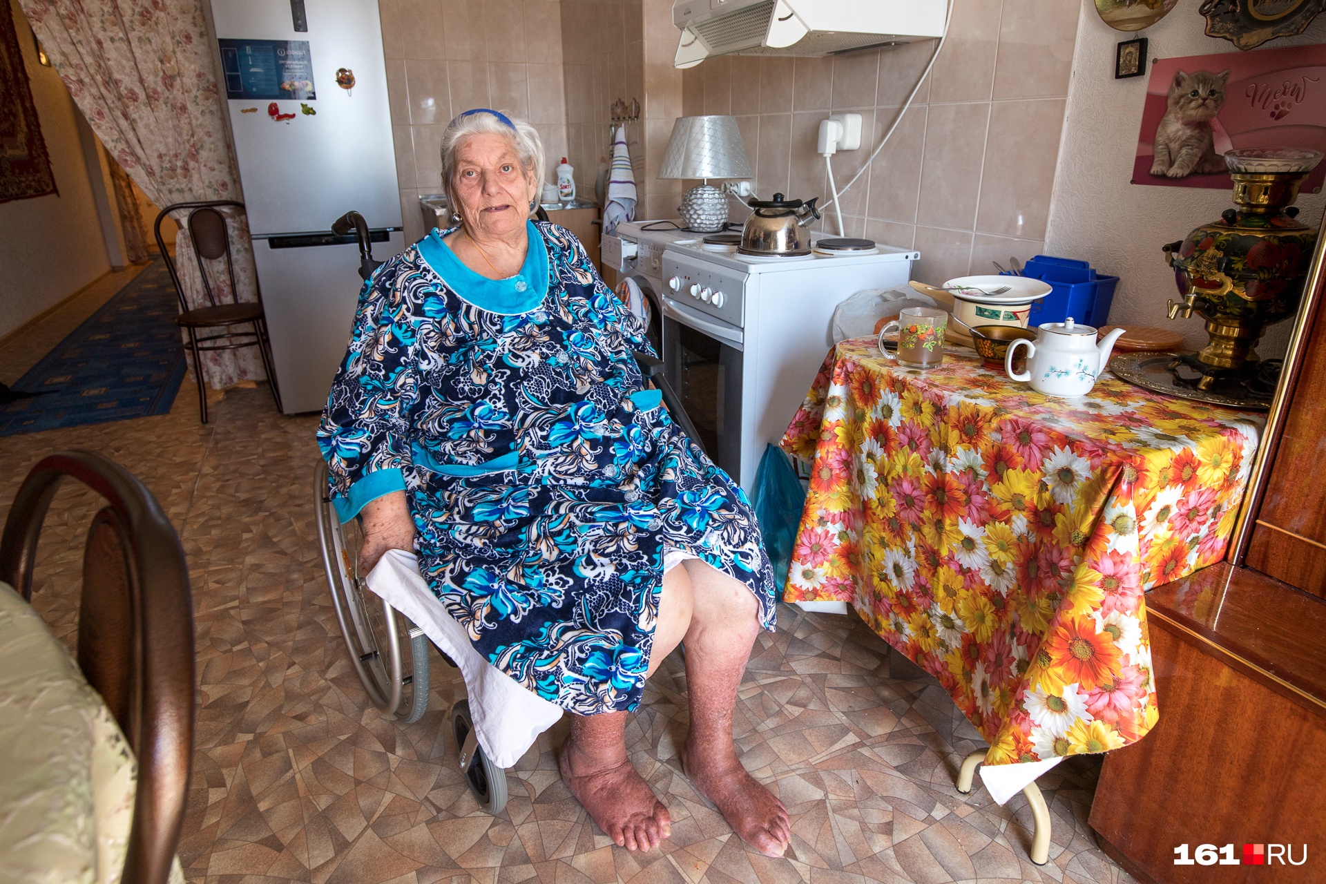 Бабка granny дома. Квартира бабушки. Старые женщины домашние. Российская бабушка.