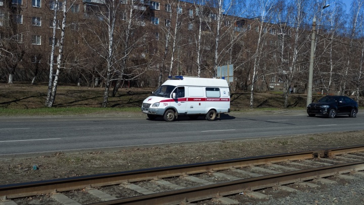 В Челябинске из-за дорожного конфликта мужчина выстрелил в лицо другому водителю