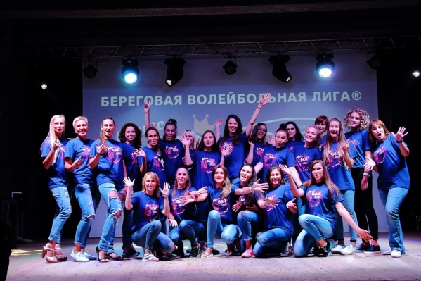 Прошедшие кастинг девушки сыграют волейбольный матч на пляже Прошедшие кастинг девушки сыграют волейбольный матч на пляже