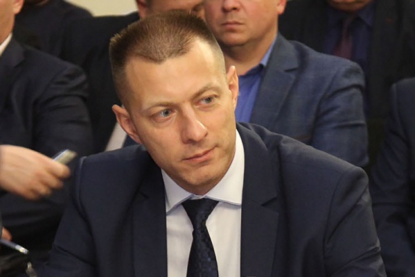 Юрий Тапилин трудится в департаменте транспорта уже несколько лет. <a href="https://63.ru/text/gorod/305155677638656.html" target="_blank" class="_">Руководителем стал</a> в июле 2017 года Юрий Тапилин трудится в департаменте транспорта уже несколько лет. <a href="https://63.ru/text/gorod/305155677638656.html" target="_blank" class="_">Руководителем стал</a> в июле 2017 года