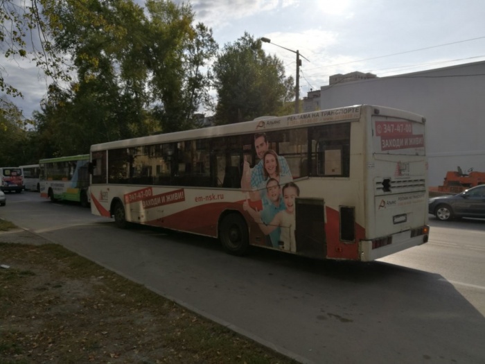Три автобуса столкнулись на улице Объединения Три автобуса столкнулись на улице Объединения