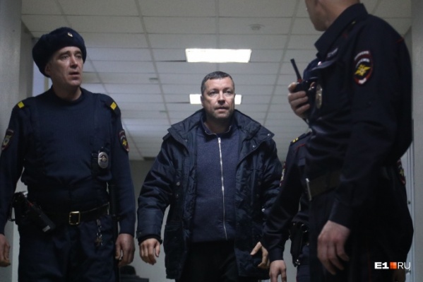 Михаил Бусылко после освобождения его из-под стражи 1 декабря 2019 года Михаил Бусылко после освобождения его из-под стражи 1 декабря 2019 года