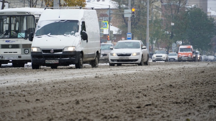 Трассу Ростов — Ставрополь закрыли для движения из-за наледи и ветра: ужас на дороге сняли на видео