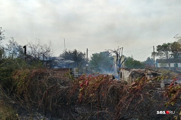 Сгорел жилой дом в хуторе Рогожкино Сгорел жилой дом в хуторе Рогожкино
