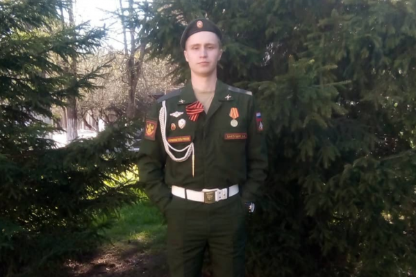 Артем Баклушин считает, что полгода в армии достаточно для мужчины Артем Баклушин считает, что полгода в армии достаточно для мужчины 