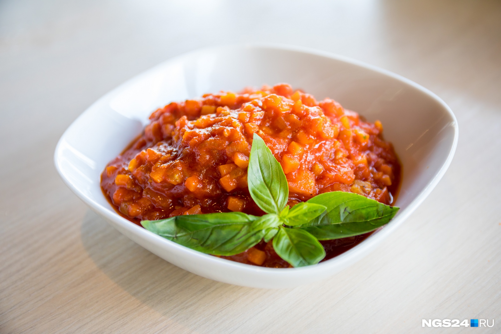 Cоус «Сальса» хорошо сочетается с макаронами и мясом Cоус «Сальса» хорошо сочетается с макаронами и мясом