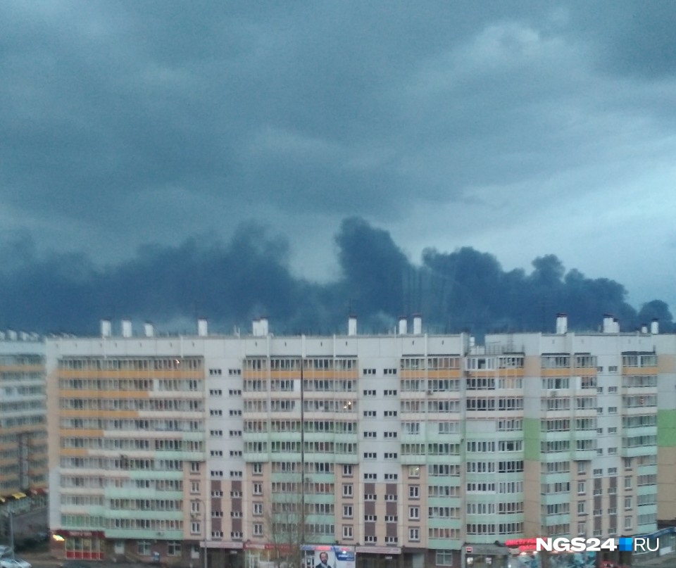 Дым видят даже жители Советского района Дым видят даже жители Советского района