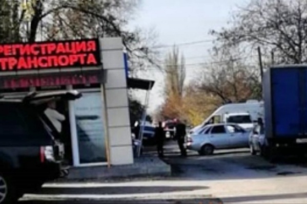 Территорию, где нашли снаряд, оцепили, потому что предполагали, что он может взорваться Территорию, где нашли снаряд, оцепили, потому что предполагали, что он может взорваться