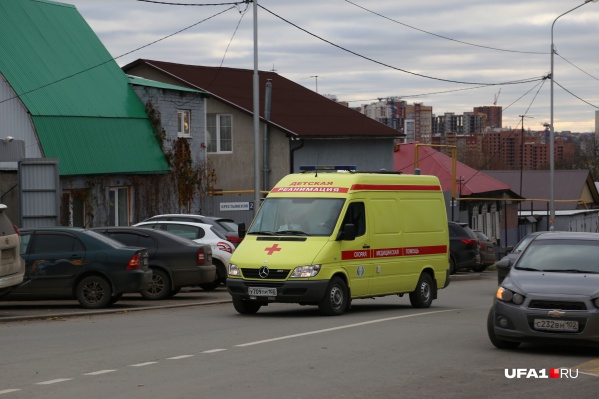 На место происшествия стянули все экстренные службы На место происшествия стянули все экстренные службы