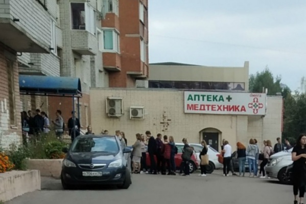 Очередь из студентов Очередь из студентов