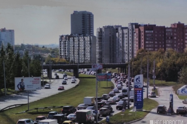 Инцидент произошёл на улице Ипподромской, когда водители стояли в пробках Инцидент произошёл на улице Ипподромской, когда водители стояли в пробках