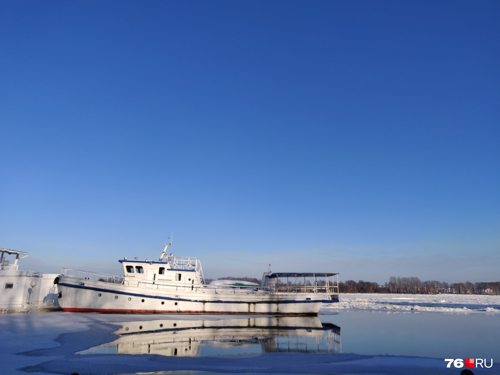 Мороз начал сковывать Волгу, а вода начала отступать Мороз начал сковывать Волгу, а вода начала отступать