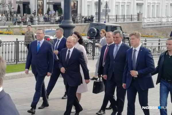 В Омске президент России был прошлой осенью: он прогулялся по Любинскому проспекту и сделал громкое заявление насчёт пенсионной реформы В Омске президент России был прошлой осенью: он прогулялся по Любинскому проспекту и сделал громкое заявление насчёт пенсионной реформы