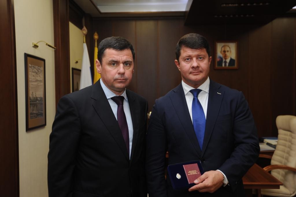 Губернатор наградил Владимира Слепцова почётным знаком: за какие заслуги