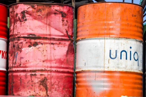 Сквозь 13 680 квадратных метров загрязненной почвы нефть сочится прямо в Северную Двину, показала проверка природоохранной прокуратуры Сквозь 13 680 квадратных метров загрязненной почвы нефть сочится прямо в Северную Двину, показала проверка природоохранной прокуратуры
