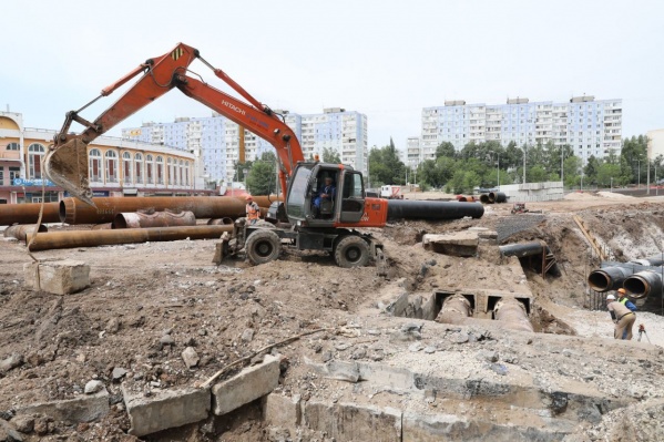 Трубы пришлось срочно менять из-за коммунальных аварий Трубы пришлось срочно менять из-за коммунальных аварий