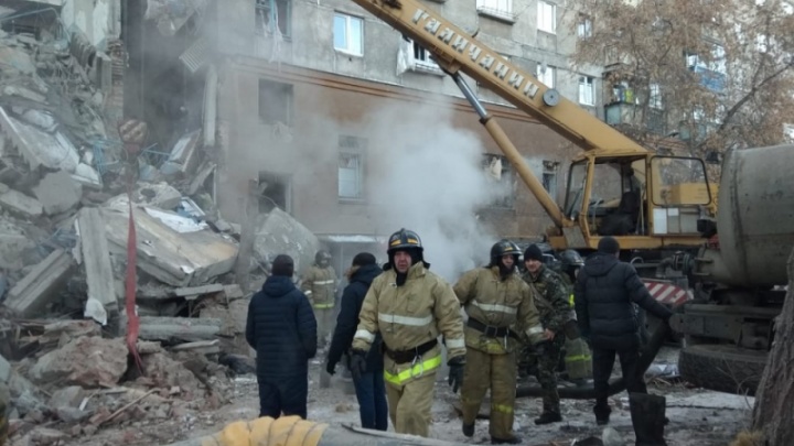 Путин распорядился полностью расселить жильцов взорвавшегося в Магнитогорске дома