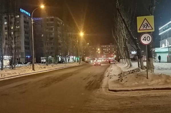 Девочка не там перешла дорогу Девочка не там перешла дорогу