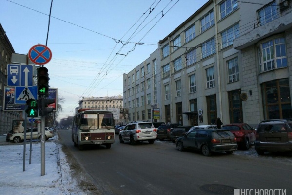 Сейчас по участку Советской от Вокзальной магистрали до Ленина может ездить только общественный транспорт<br> Сейчас по участку Советской от Вокзальной магистрали до Ленина может ездить только общественный транспорт<br>
